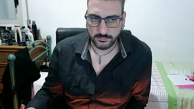 Italian_dark_desire webcam