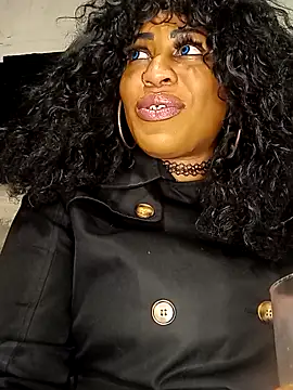 AmazonianMistress webcam