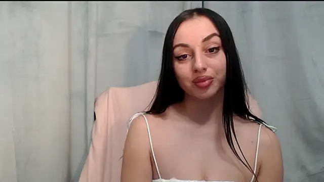 courtneyPerfect webcam