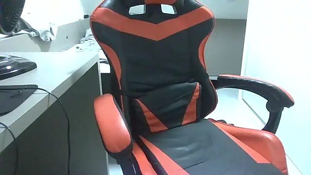 JUNINHOLEKEJR webcam