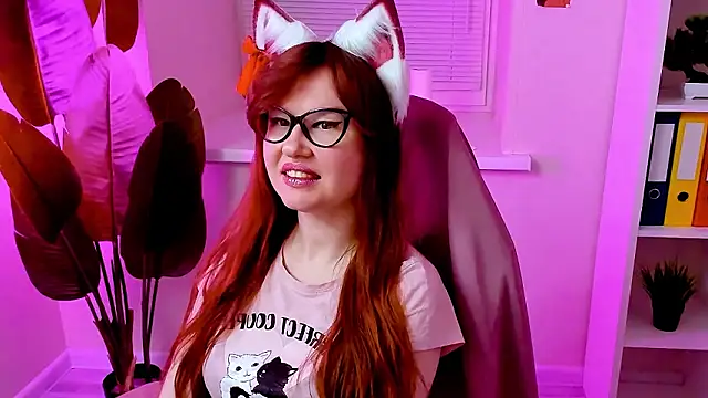 carolgiggly - CarolGiggly's free webcam