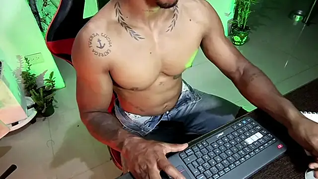 Adam_Valenciia webcam