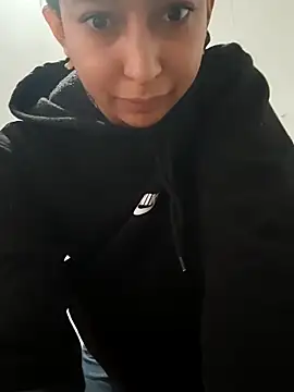 Webcam Model (Vale_stone_)  is live.Free join now!