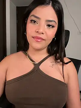 Webcam Model (Sara-Evans)  is live.Free join now!