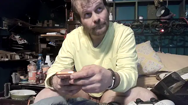 charactrzero (Ask my age) - Get naked stay naked.