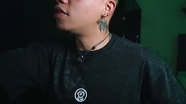 AlphaMasterXxx webcam