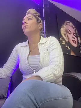 Viktoria Davis (Viktoria_davis_)