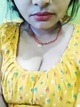 Webcam Model (kiara-simmi)  is live.Free join now!