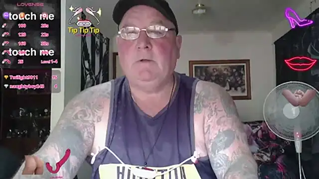 kinkyblueyes69 - KINKYBLUEYES69's free webcam - UK Sex Cams