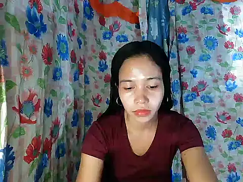 PinaySkinnyGirl webcam