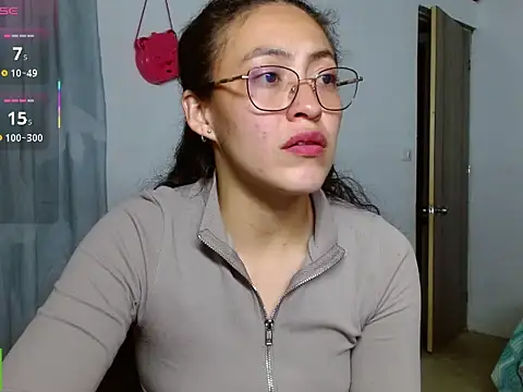 Olivia_Bright webcam