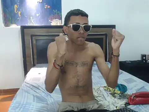 Skinny_horny_boy webcam