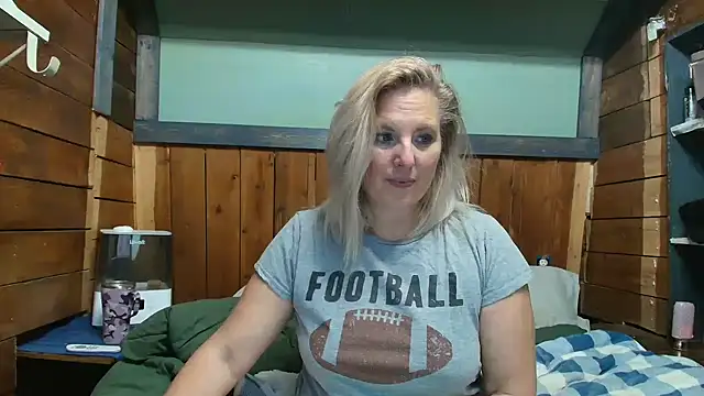 lisaxlovexxx's Stripchat show and profile