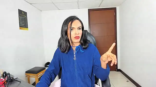 Aisha_hotts777 webcam