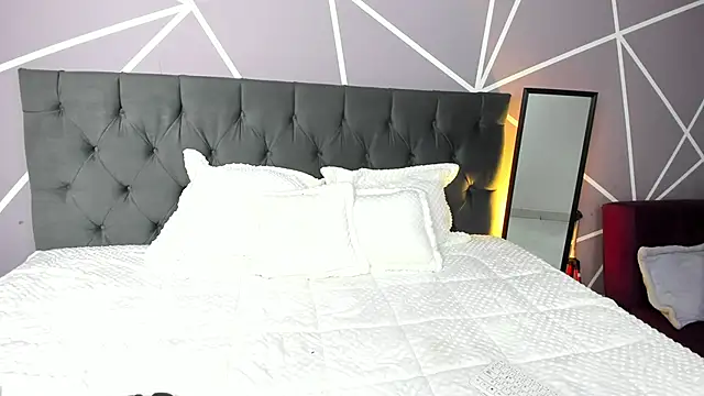 Nicole_Brown1126 webcam