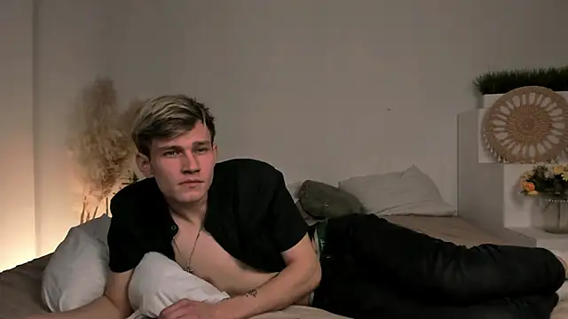 volan_starts (M young) - Show my dick