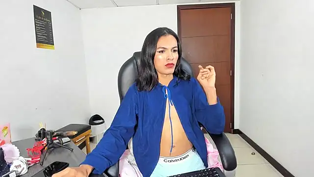 Aisha_hotts777 webcam