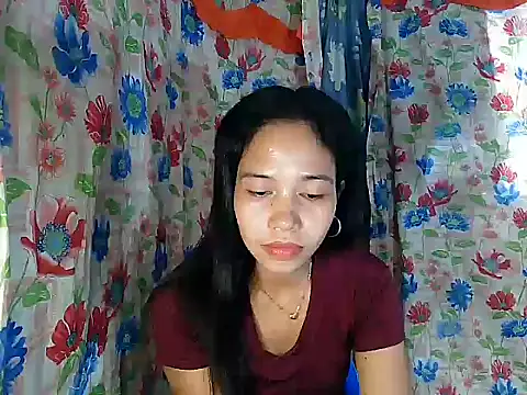 PinaySkinnyGirl webcam