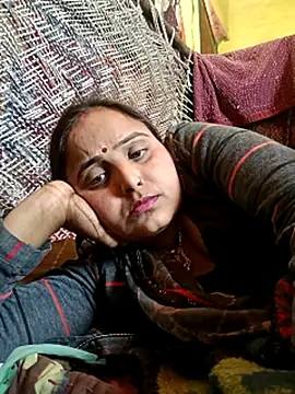 Webcam Model (Pooja_hote)  is live.Free join now!