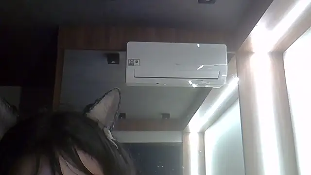 SkinnyKitten webcam
