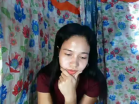 PinaySkinnyGirl webcam