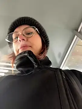 rinacat (F young) - Naked pussy play 🥵