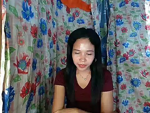 PinaySkinnyGirl webcam