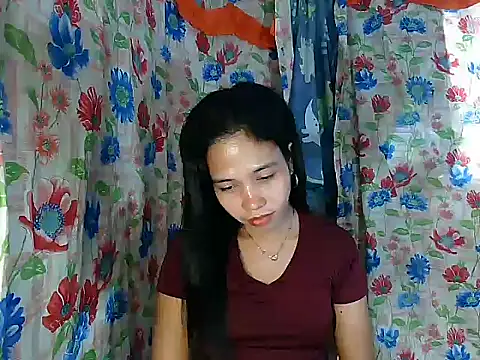 PinaySkinnyGirl webcam