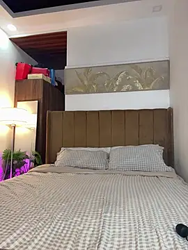 Bombshell_Rebbecca webcam