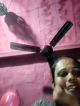 Pooja750 webcam