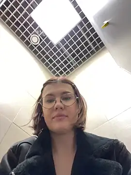 rinacat (F young) - Buzz me in public