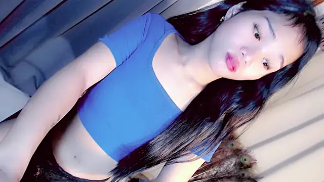 Amomentoflust99 webcam