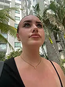 kirasunshine - KiraSunshine's free webcam