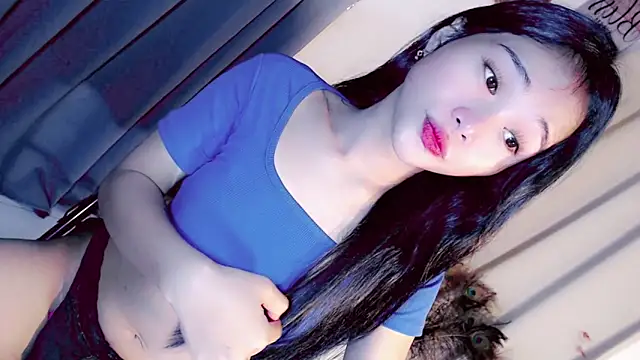 Amomentoflust99 webcam