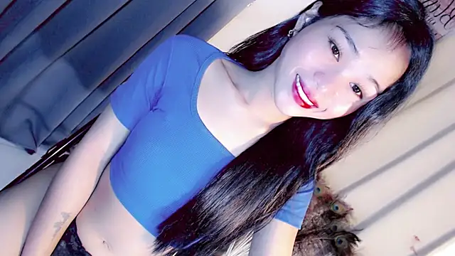 Amomentoflust99 webcam