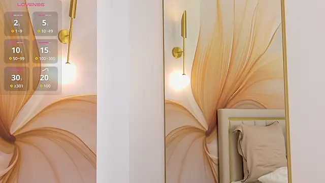 CamillaLarson webcam