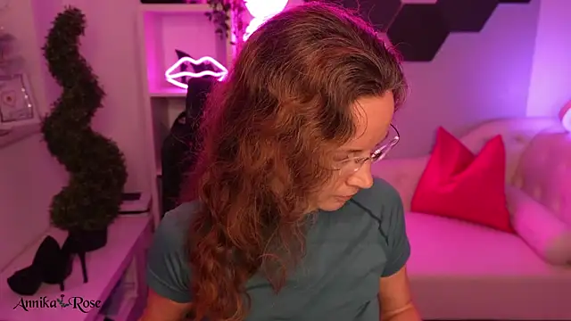 AnnikaRose webcam