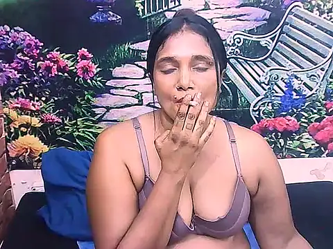 IndianSexyLady20 webcam