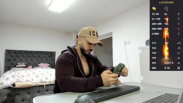 supermanboy94 - Supermanboy94's free webcam - UK Sex Cams