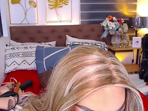 MeatyhorsecockMistress webcam