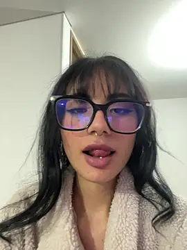 _Lucycherry webcam