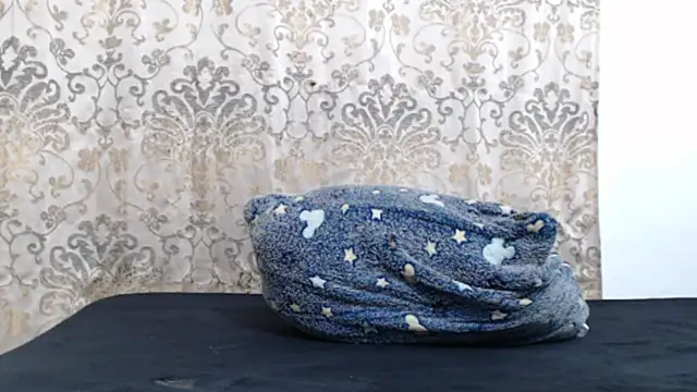 alejandra_c19c webcam