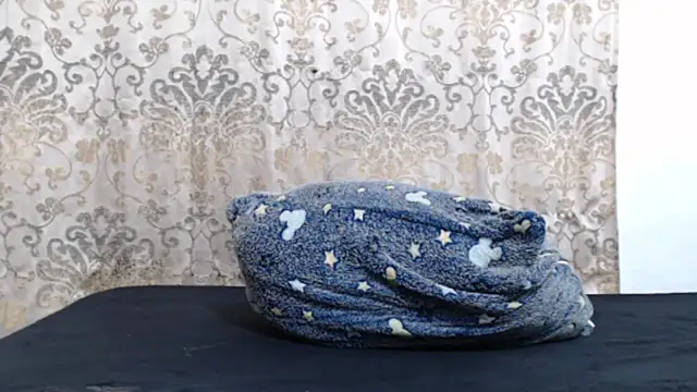 alejandra_c19c webcam