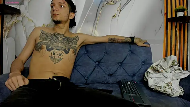 Straight_Guy22 webcam