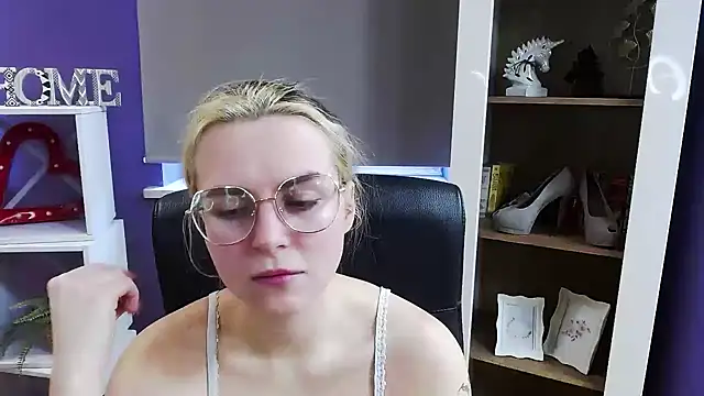 Zoey_Erotic webcam