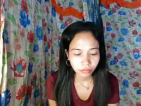 PinaySkinnyGirl webcam