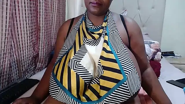 CHOCOLATEDARKBUSTYX webcam