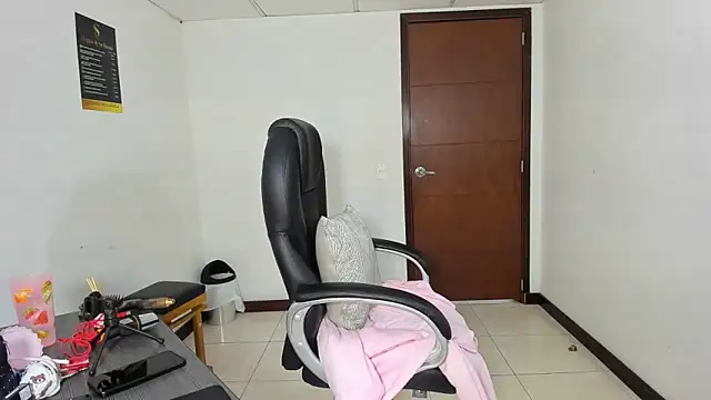 Aisha_hotts777 webcam