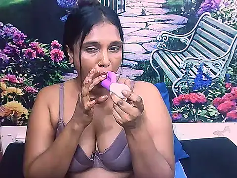 IndianSexyLady20 webcam