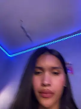 PrettyYoungHugeCockTS webcam